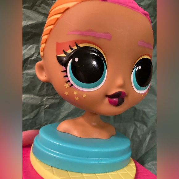 B1G2 - Large Styling Head LOL Surprise Doll - Buy 1, Get 2 FREE - Picture 2 of 9